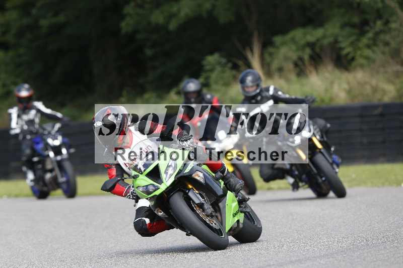 /Archiv-2025/42 07.08.2025 Peter Studer Girls Day ADR/Gruppe blau/team